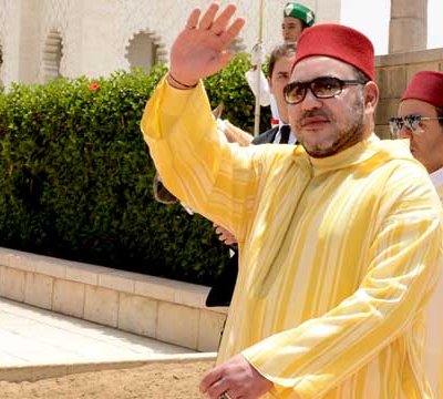 أمير المؤمنين يؤدي صلاة الجمعة بمسجد الحسن بالرباط