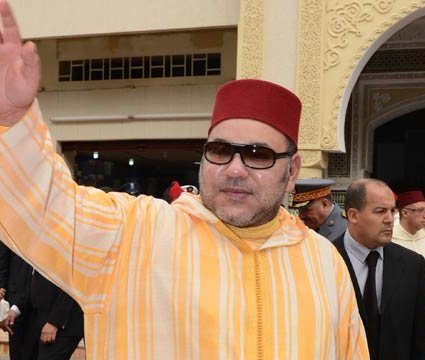S.M. le Roi, Amir Al Mouminine, accomplit la prière du vendredi à la mosquée Al Imam Ali à Fès