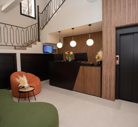 Le M Hotel