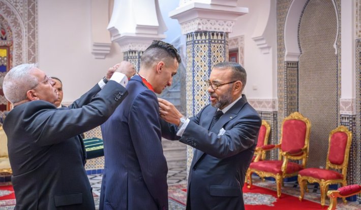 جلالة الملك يستقبل بطل الأولمبياد سفيان البقالي بتطوان