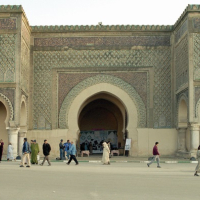 Meknès, Faire revivre des traditions liées à la mémoire collective des Meknassis, Libération