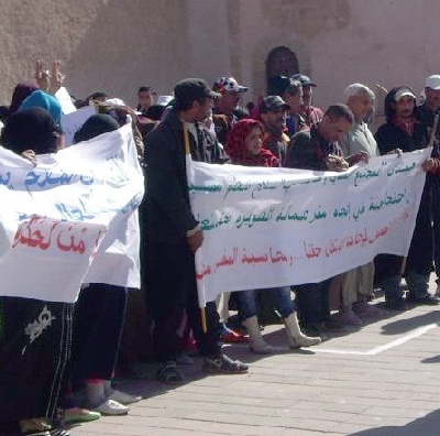 Des fleurs, des défilés et des protestations 