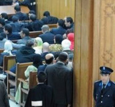 حاصل على إجازة في القانون ينتحل صفة قاضٍ