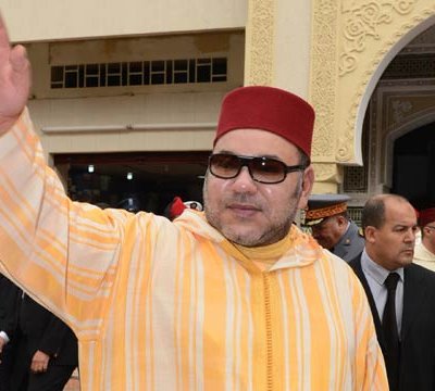 أمير المؤمنين يؤدي صلاة الجمعة بمسجد الإمام علي بمدينة فاس