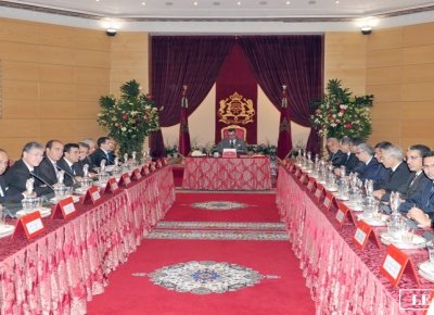S.M. el Rey preside en Oujda un Consejo de Ministros