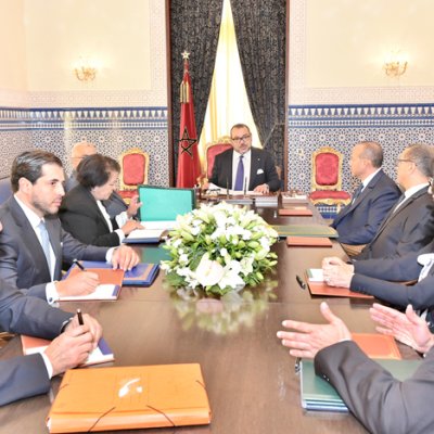 جلالة الملك يترأس بالقصر الملكي بطنجة جلسة عمل خصصت لقطاع الطاقة