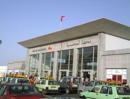 Small taxis: a threat to traffic