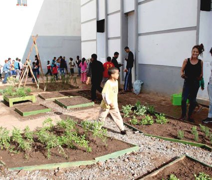 A workshop for the construction of an eco-participatory garden
