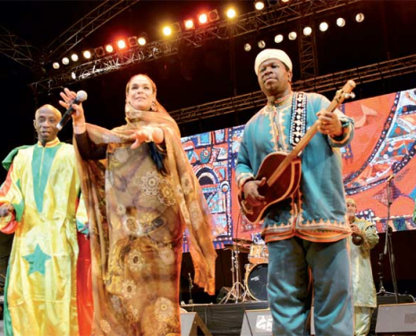 Un vibrant hommage posthume à Mahmoud Guinea et Doudou N'diaye Rose