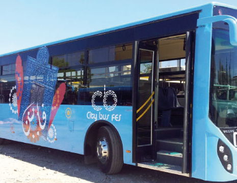 Les bus dotés d'un nouveau système d'aide à l'exploitation, Le Matin