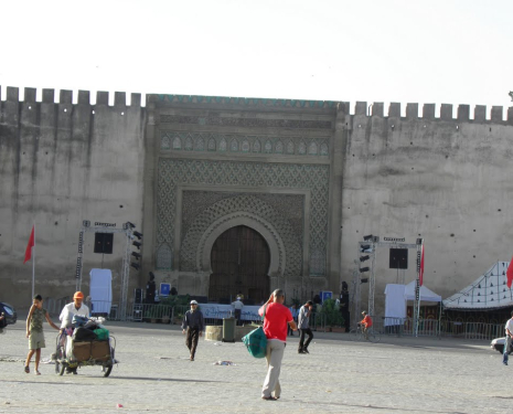 © &copy; panoramio / elakramine