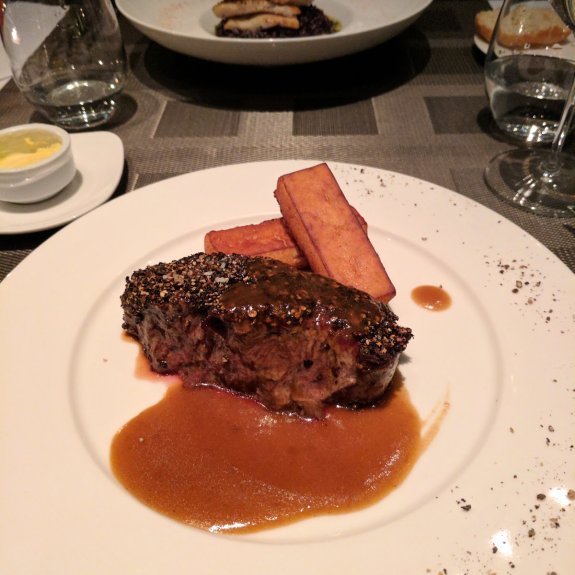 MB restaurant lounge