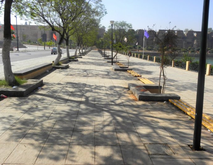 &copy; panoramio / elakramine