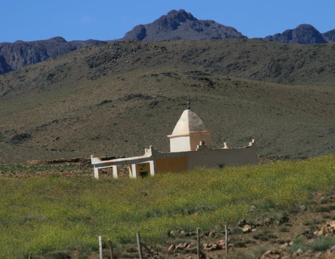 &copy; panoramio / roc garcia-elias cos, http://www.panoramio.com/user/1216220