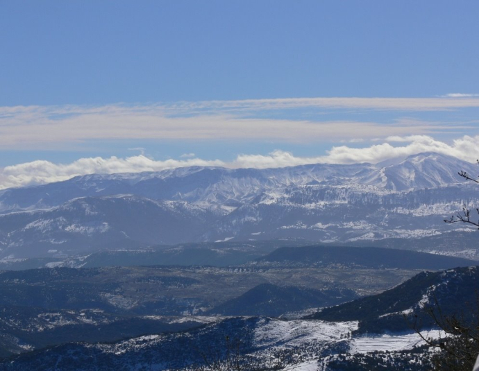 &copy; panoramio / hierbajos, http://www.panoramio.com/user/38637