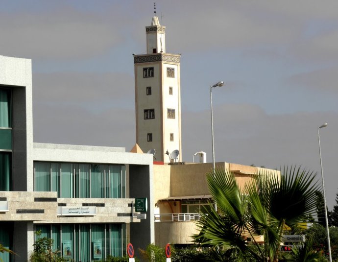 &copy; panoramio / elakramine