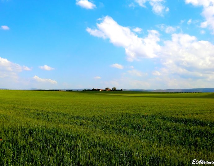 &copy; panoramio / elakramine, http://www.panoramio.com/user/831427