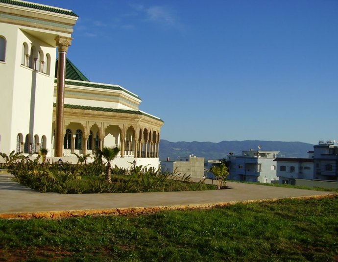 &copy; panoramio / elakramine, http://www.panoramio.com/user/831427