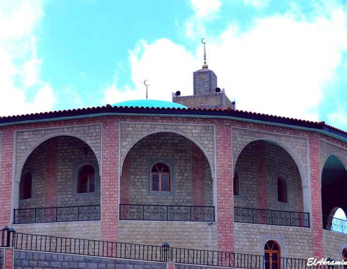 &copy; panoramio / elakramine, http://www.panoramio.com/user/831427
