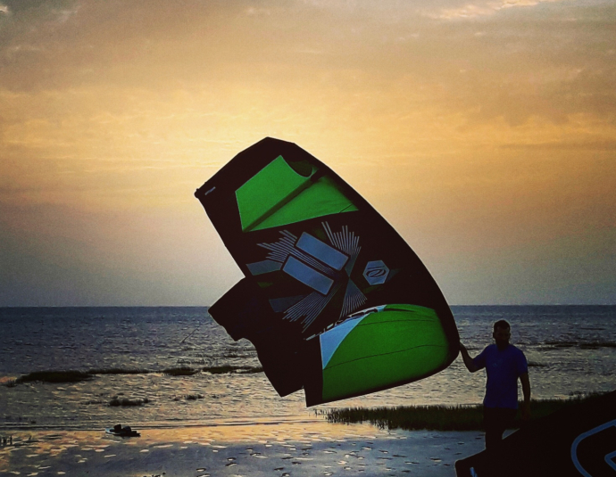 MAD CAMEL Restaurant/Surfshop