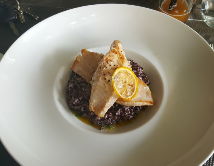 MB restaurant lounge