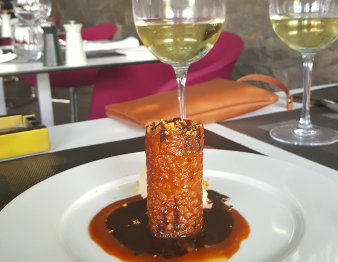 MB restaurant lounge