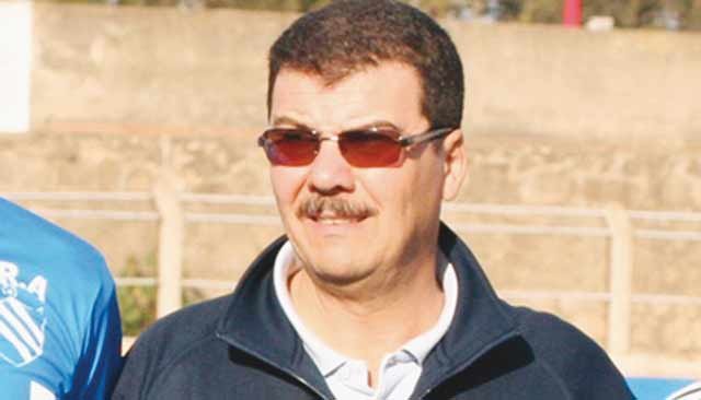 Le KAC de Kénitra se sépare de son entraîneur Abdelkader Youmir